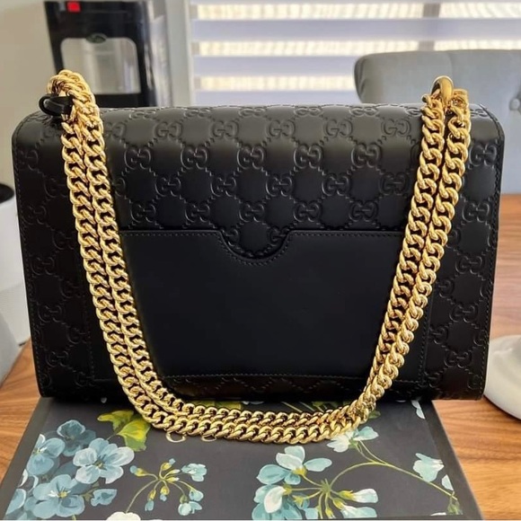 Selling for 1,100. I’m pregnant so I’m selling most of my used expensive stuff - Picture 2 of 6